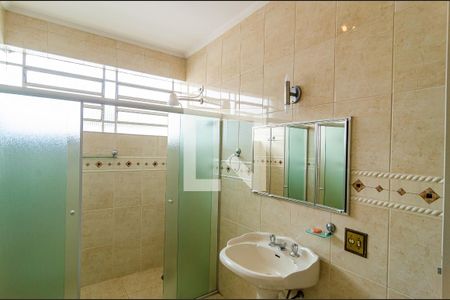 Casa à venda com 344m², 5 quartos e 5 vagas Casa à venda com 344m², 5 quartos e 5 vagasBanheiro da Suíte