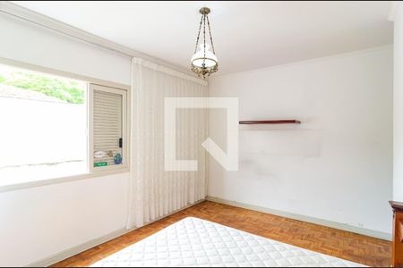 Casa à venda com 344m², 5 quartos e 5 vagas Casa à venda com 344m², 5 quartos e 5 vagasQuarto 3