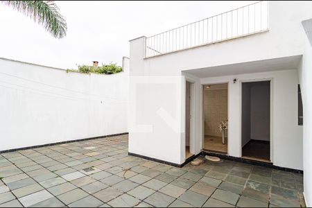 Casa à venda com 344m², 5 quartos e 5 vagas Casa à venda com 344m², 5 quartos e 5 vagasÁrea de Serviço