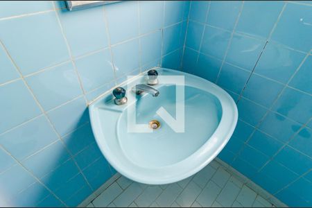 Casa à venda com 344m², 5 quartos e 5 vagas Casa à venda com 344m², 5 quartos e 5 vagasBanheiro Social 1