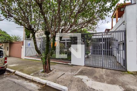 Casa à venda com 344m², 5 quartos e 5 vagas Casa à venda com 344m², 5 quartos e 5 vagasFachada