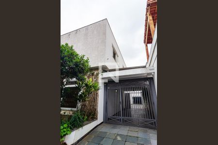 Casa à venda com 344m², 5 quartos e 5 vagas Casa à venda com 344m², 5 quartos e 5 vagasEntrada