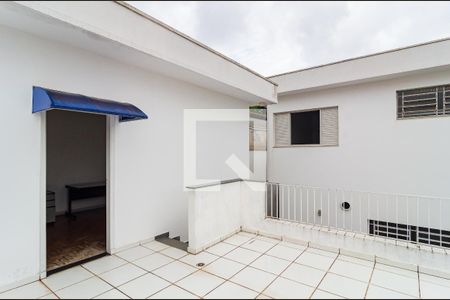 Casa à venda com 344m², 5 quartos e 5 vagas Casa à venda com 344m², 5 quartos e 5 vagasSacada