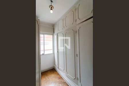 Casa à venda com 344m², 5 quartos e 5 vagas Casa à venda com 344m², 5 quartos e 5 vagasCloset da Suíte