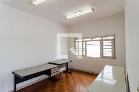 Casa à venda com 344m², 5 quartos e 5 vagas Casa à venda com 344m², 5 quartos e 5 vagasEscritório
