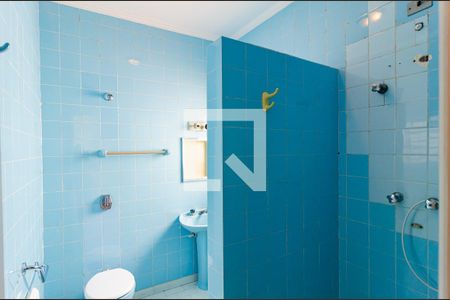 Casa à venda com 344m², 5 quartos e 5 vagas Casa à venda com 344m², 5 quartos e 5 vagasBanheiro Social 1