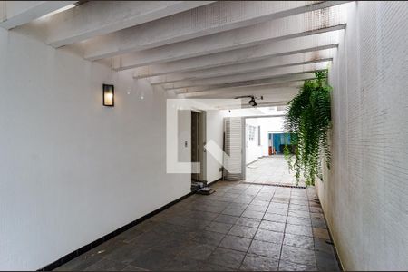 Casa à venda com 344m², 5 quartos e 5 vagas Casa à venda com 344m², 5 quartos e 5 vagasEntrada