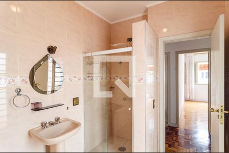 Casa à venda com 344m², 5 quartos e 5 vagas Casa à venda com 344m², 5 quartos e 5 vagasBanheiro Social 2