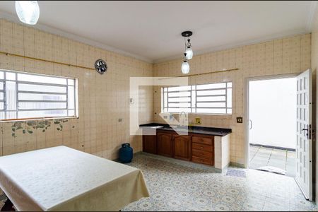 Casa à venda com 344m², 5 quartos e 5 vagas Casa à venda com 344m², 5 quartos e 5 vagasCozinha