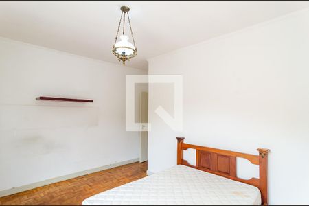 Casa à venda com 344m², 5 quartos e 5 vagas Casa à venda com 344m², 5 quartos e 5 vagasQuarto 3