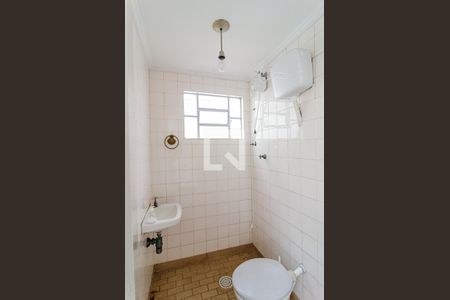 Casa à venda com 344m², 5 quartos e 5 vagas Casa à venda com 344m², 5 quartos e 5 vagasBanheiro Social