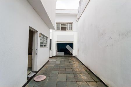 Casa à venda com 344m², 5 quartos e 5 vagas Casa à venda com 344m², 5 quartos e 5 vagasGaragem