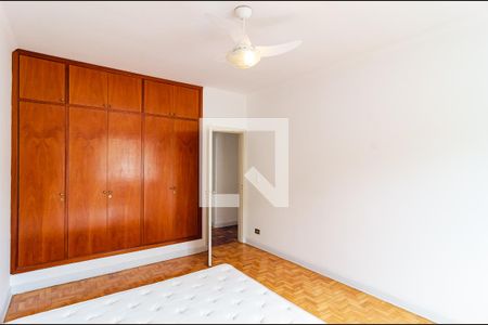 Casa à venda com 344m², 5 quartos e 5 vagas Casa à venda com 344m², 5 quartos e 5 vagasQuarto 2