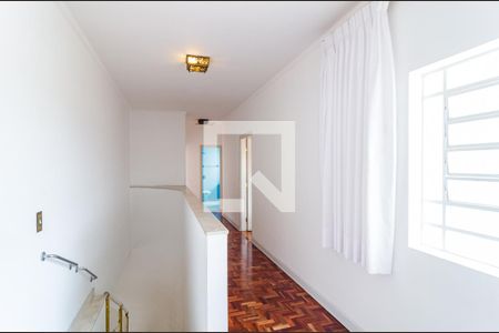 Casa à venda com 344m², 5 quartos e 5 vagas Casa à venda com 344m², 5 quartos e 5 vagasCorredor