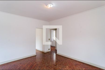 Casa à venda com 344m², 5 quartos e 5 vagas Casa à venda com 344m², 5 quartos e 5 vagasSuíte