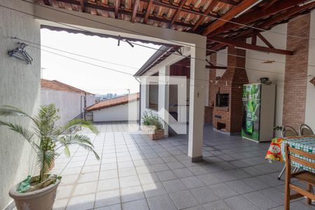 Casa à venda com 280m², 3 quartos e 2 vagasQuintal