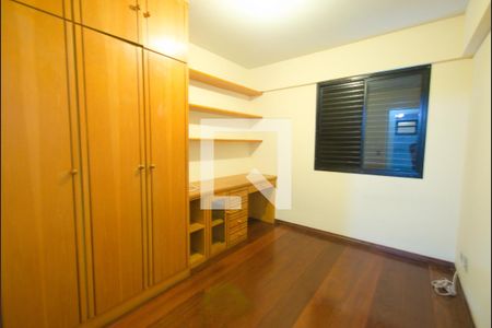 Quarto 1 de apartamento para alugar com 3 quartos, 71m² em Vila Firmiano Pinto, São Paulo