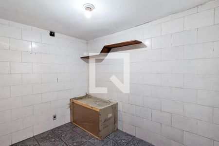 Casa à venda com 168m², 2 quartos e 2 vagasQuarto de serviço 