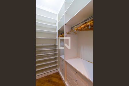 Apartamento para alugar com 123m², 3 quartos e 2 vagas Apartamento para alugar com 123m², 3 quartos e 2 vagasCloset da suíte