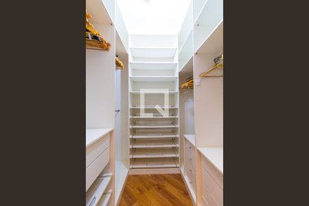 Apartamento para alugar com 123m², 3 quartos e 2 vagas Apartamento para alugar com 123m², 3 quartos e 2 vagasCloset da suíte