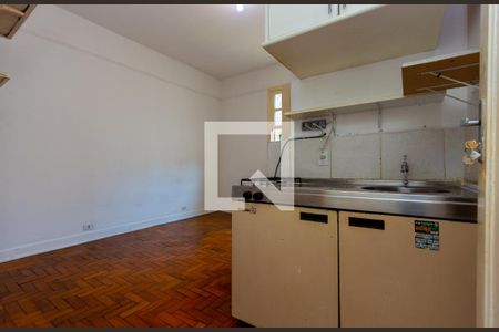 Cozinha de kitnet/studio para alugar com 1 quarto, 15m² em Vila Bertioga, São Paulo