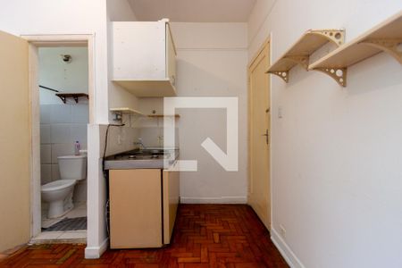 Cozinha de kitnet/studio para alugar com 1 quarto, 15m² em Vila Bertioga, São Paulo