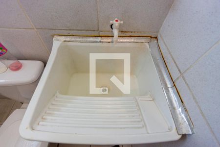 Detalhe - Banheiro de kitnet/studio para alugar com 1 quarto, 15m² em Vila Bertioga, São Paulo