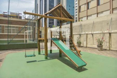 Apartamento à venda com 90m², 2 quartos e sem vagaÁrea comum - Playground