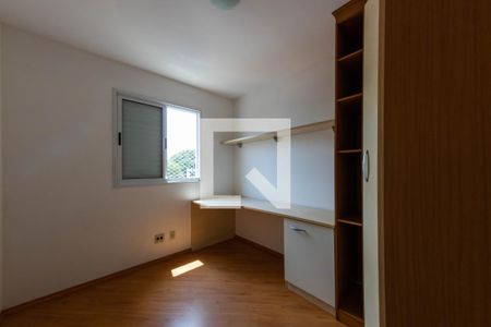Quarto de apartamento para alugar com 3 quartos, 76m² em Vila Margarida, São Paulo
