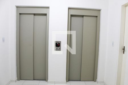 Apartamento para alugar com 55m², 2 quartos e sem vagaElevador