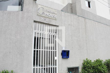 Apartamento para alugar com 55m², 2 quartos e sem vagaFachada