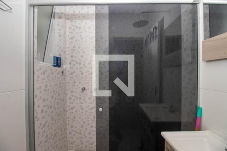Banheiro de apartamento para alugar com 1 quarto, 56m² em São João, Porto Alegre