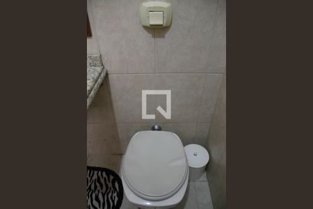 Casa à venda com 315m², 4 quartos e 5 vagasBanheiro da Suíte 3