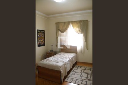 Casa à venda com 315m², 4 quartos e 5 vagasSuíte 2