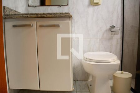 Casa à venda com 315m², 4 quartos e 5 vagasBanheiro da Suíte 2