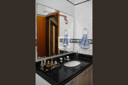 Casa à venda com 315m², 4 quartos e 5 vagasBanheiro da Suíte 1