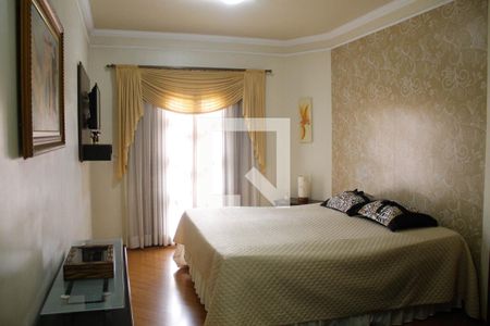 Casa à venda com 315m², 4 quartos e 5 vagasSuíte 1