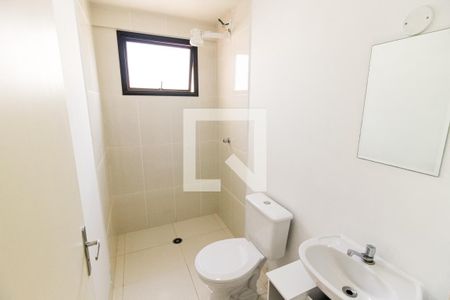 Banheiro Corredor de apartamento para alugar com 2 quartos, 73m² em Jardim Maria Rosa, Taboão da Serra