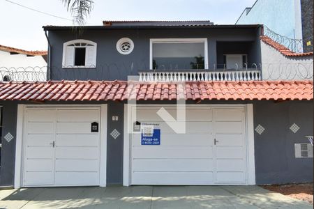 Casa à venda com 450m², 8 quartos e 4 vagas Casa à venda com 450m², 8 quartos e 4 vagasFachada