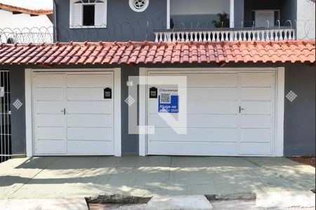 Casa à venda com 450m², 8 quartos e 4 vagas Casa à venda com 450m², 8 quartos e 4 vagasFachada