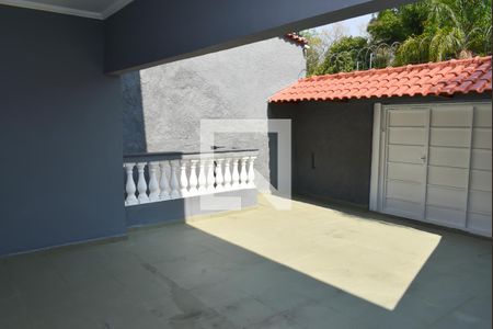 Casa à venda com 450m², 8 quartos e 4 vagas Casa à venda com 450m², 8 quartos e 4 vagasGaragem