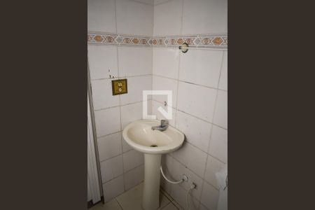 Casa à venda com 450m², 8 quartos e 4 vagas Casa à venda com 450m², 8 quartos e 4 vagasBanheiro