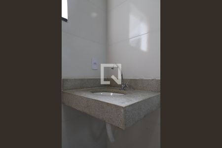 Casa para alugar com 90m², 2 quartos e 1 vaga Casa para alugar com 90m², 2 quartos e 1 vagaBanheiro da suíte 1