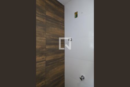 Casa para alugar com 90m², 2 quartos e 1 vaga Casa para alugar com 90m², 2 quartos e 1 vagaBanheiro da suíte 2