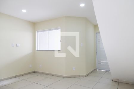 Sala de casa para alugar com 2 quartos, 90m² em Vargem Pequena, Rio de Janeiro