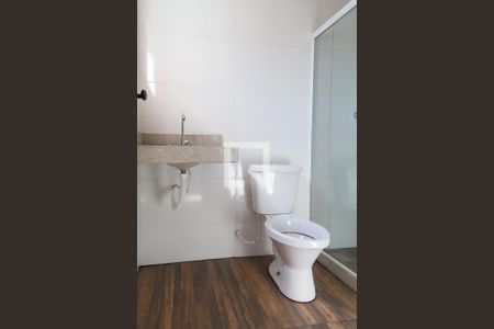 Casa para alugar com 90m², 2 quartos e 1 vaga Casa para alugar com 90m², 2 quartos e 1 vagaBanheiro da suíte 1