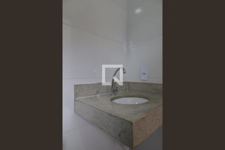 Casa para alugar com 90m², 2 quartos e 1 vaga Casa para alugar com 90m², 2 quartos e 1 vagaBanheiro da suíte 2