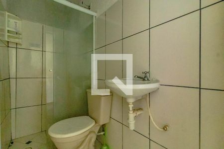 Banheiro social de casa para alugar com 1 quarto, 50m² em Vila Fachini, São Paulo