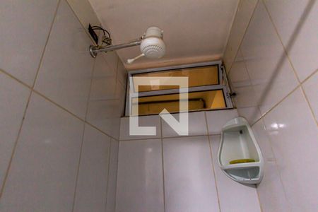 Banheiro de kitnet/studio à venda com 1 quarto, 27m² em República, São Paulo