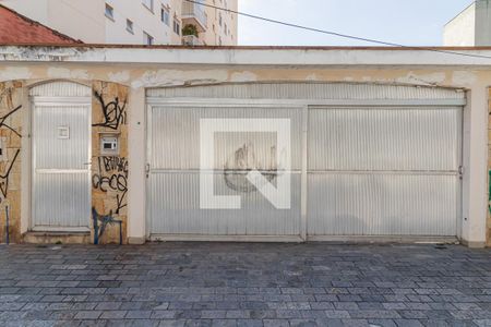 Casa à venda com 400m², 3 quartos e 8 vagasFachada 